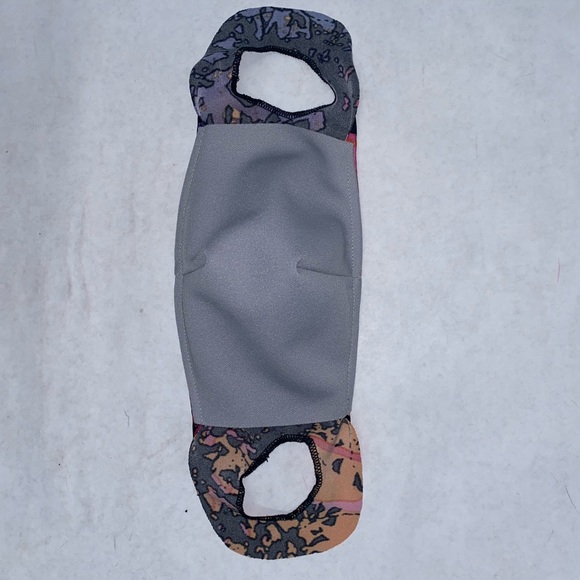 Washable and reusable cloth face masks - Picture 2 of 3